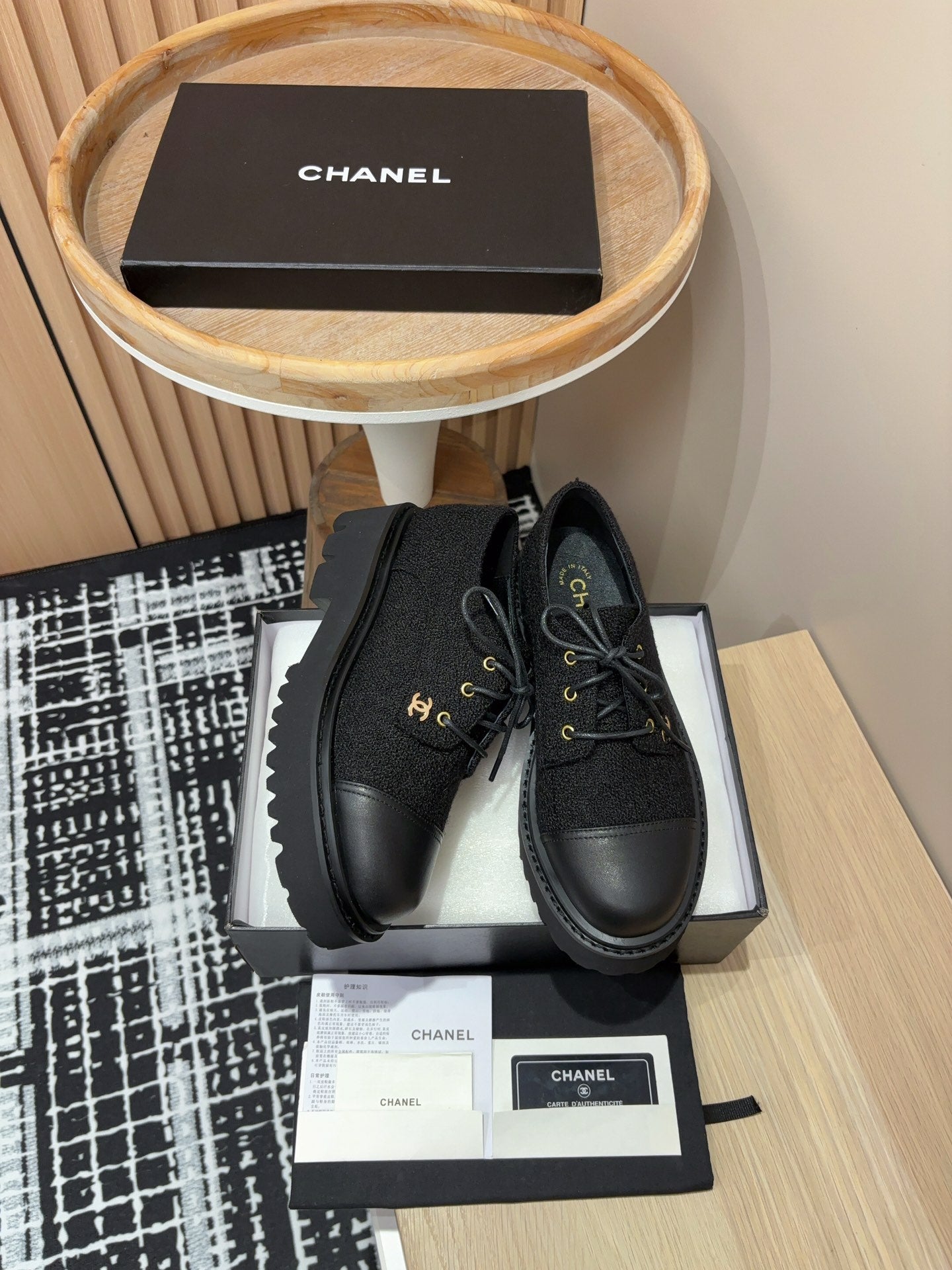 CHANEL OXFORD SHOES IN BLACK TWEED AND CALFSKIN