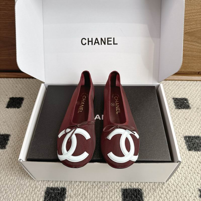 Pre-owned Chanel CC Logo Ballet Flats in burgundy mesh with white leather interlocking CC logo, displayed in original Chanel box