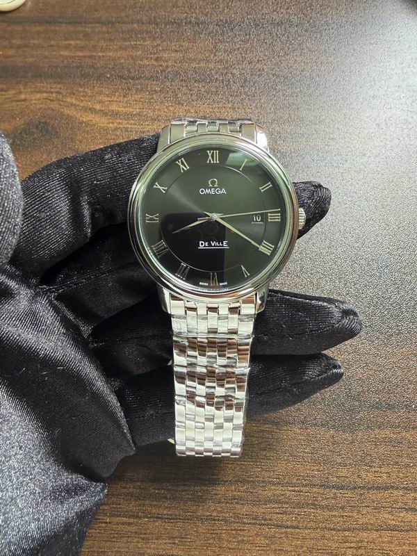 Omega Silver Black Watch 822