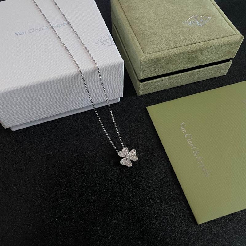 Van Cleef & Arpels Clover Pavé Pendant Necklace