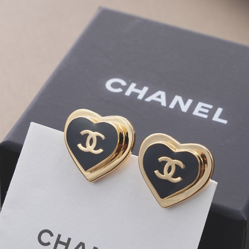 18K Chanel Black & Red Heart Earrings – Novamarkts Store