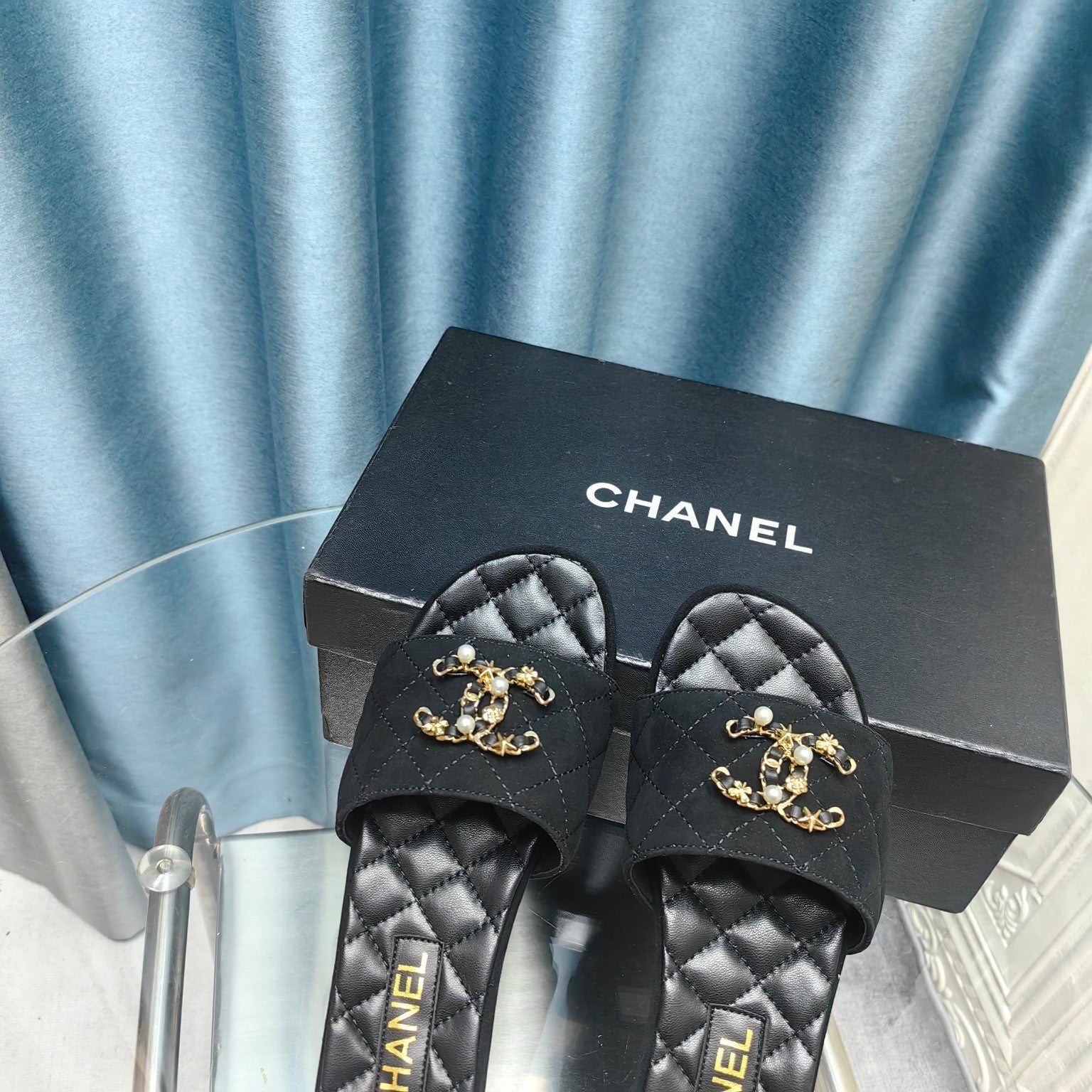 CHANEL QUILTED SLIPPERS BLACK SUEDE AND SHEEPSKIN
